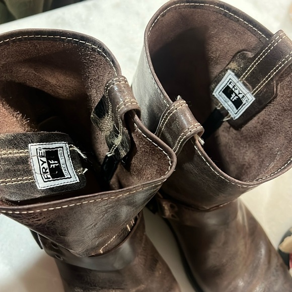 FRYE Mens Conway Harness Distressed Boots Size 11 - Picture 9 of 13